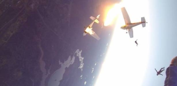 paraquedista-conta-como-sobreviveu-a-uma-colisao-de-avioes-em-pleno-ar-1456421256931_615x300