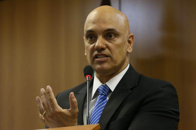 JC_Ministro-Justica-Alexndre-de-Moraes-coletiva-apos-prisao-grupo-suspeito-de-terrorismo-Rio-2016_002210716