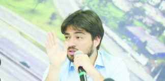 Guti assina autorização para curso de Medicina que terá processo seletivo neste mês de agosto