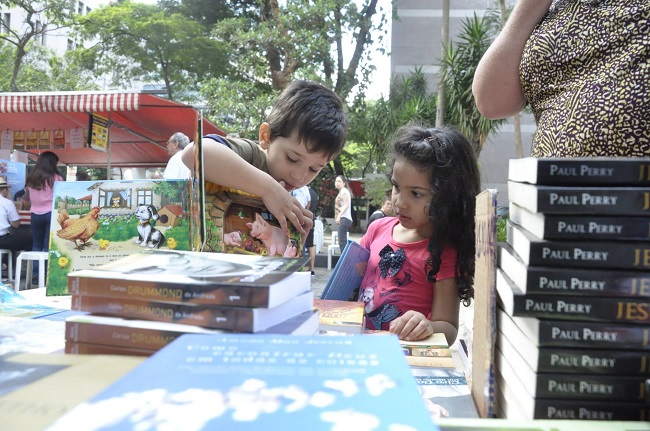 Calçadão da Dom Pedro II recebe feira de livros_02_Divulgação