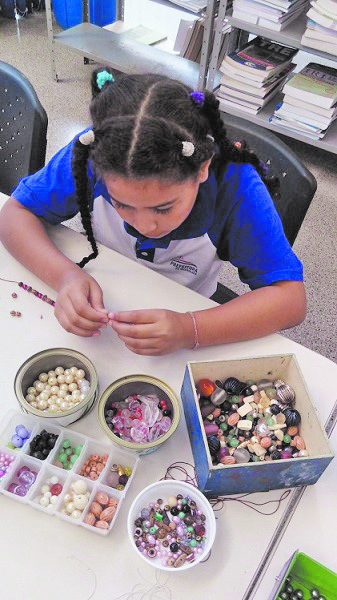 05-14-Oficina-pulseiras2