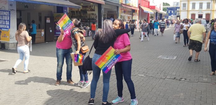 05 18 Me dá um abraço 6