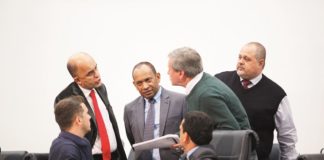 Líder do governo culpa oposição por obstrução dos trabalhos na Câmara