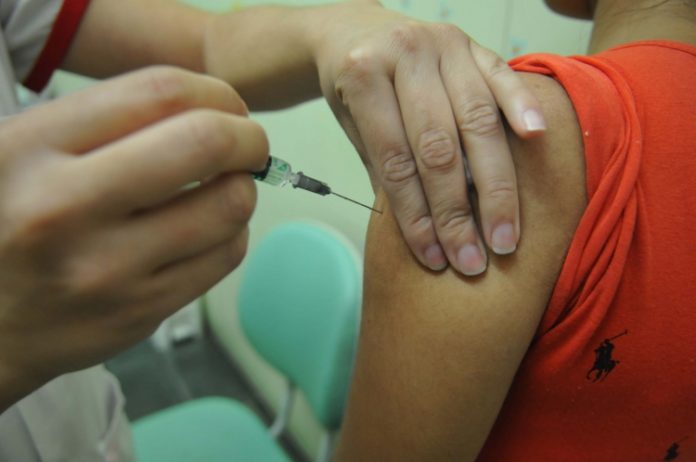 Vacina H1N1 e H3N2 UBS Jovaia_Foto Márcio Lino10