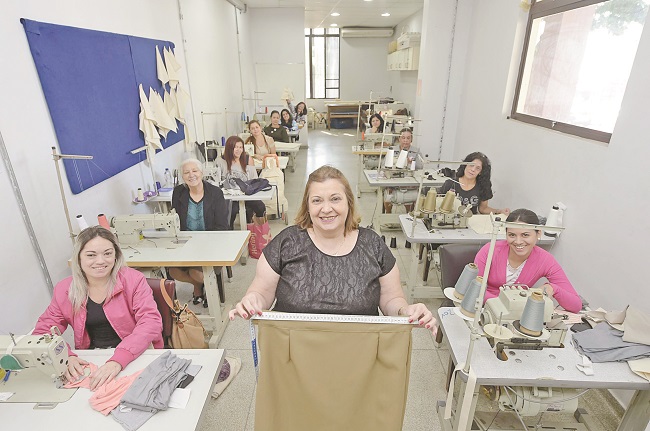 Curso de Corte e Costura gratuito é oferecido pela prefeitura