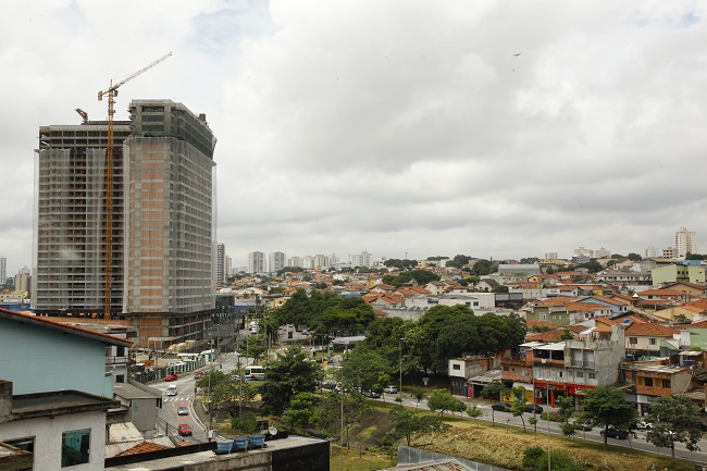 Final de semana será de chuva e máxima de 25°C em Guarulhos