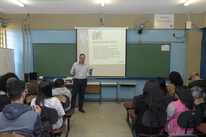 10 26 Cerca de 1.200 adolescentes participaram do Programa Trabalhando nas Escolas esta semana 1