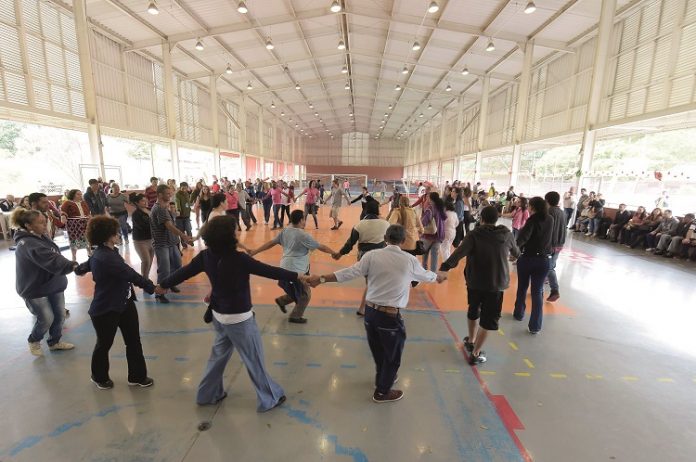 11 14Danças circulares resgatam cultura africana dentro do Novembro Negro