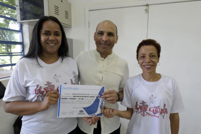 Entrega_Certificados_Curso_Lian_Cong_Terapias_005