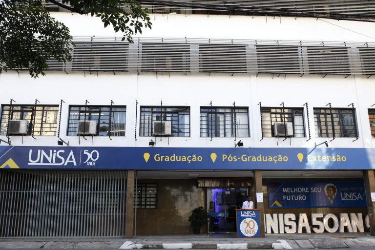 Com capacidade para atender 500 alunos, Unisa inaugura 1º campus em ...