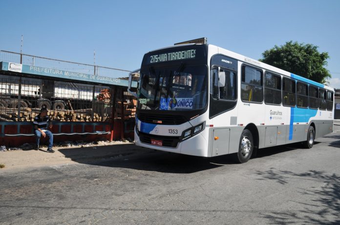 03_01_ ônibus_linha 275_Foto Fábio Nunes Teixeira 00