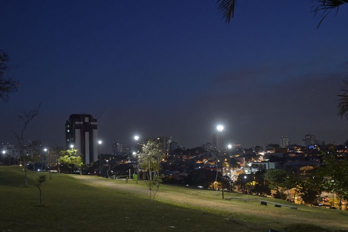 Iluminação_LED_Parque_JB_Maciel_03_foto_Nícollas_Ornelas
