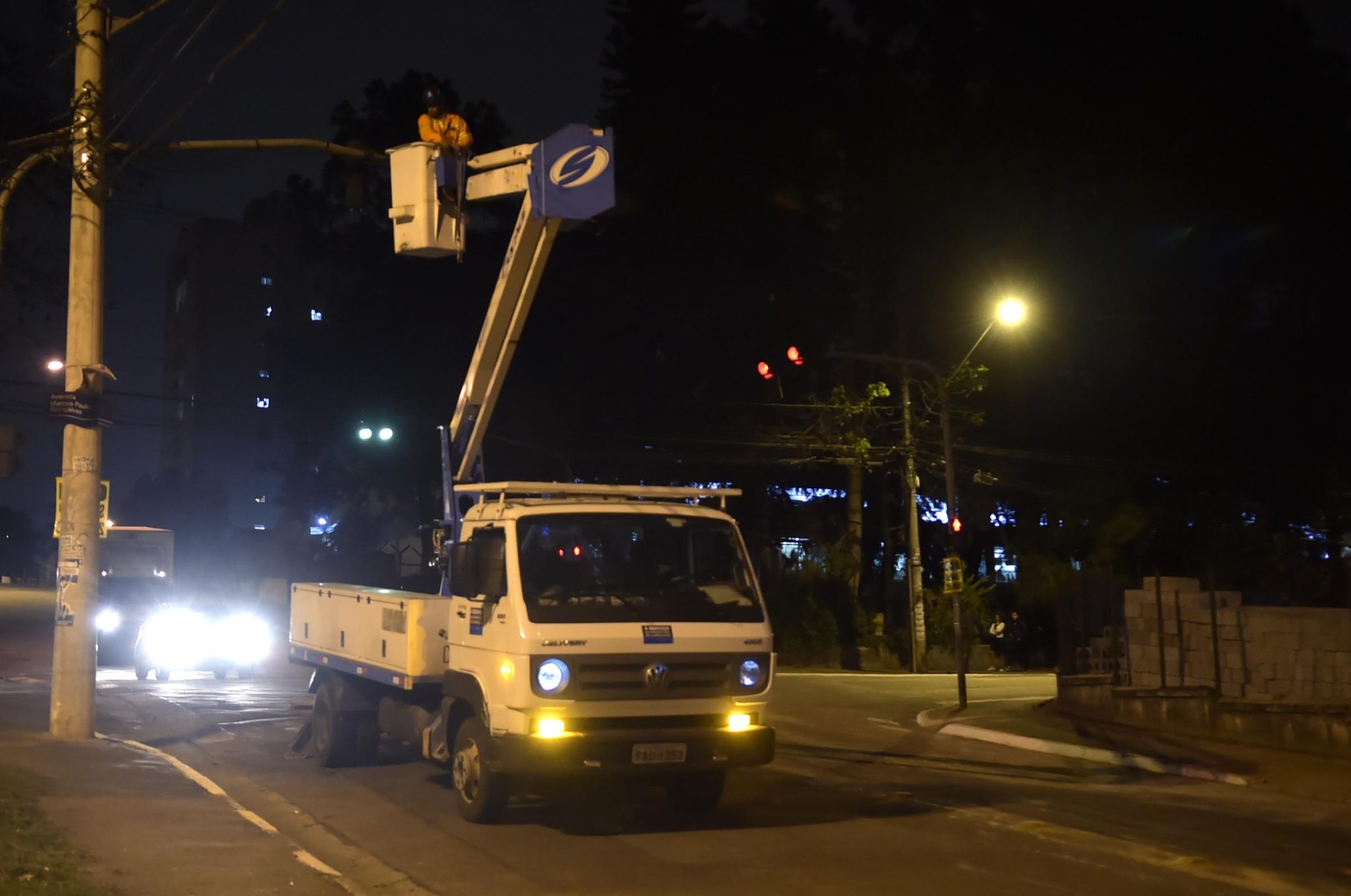 Iluminação Av Marcos Paulo Gonçalves_Foto Nícollas Ornelas 02