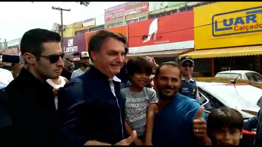 Bolsonaro quer o retorno de todas as profissões de volta ao trabalho