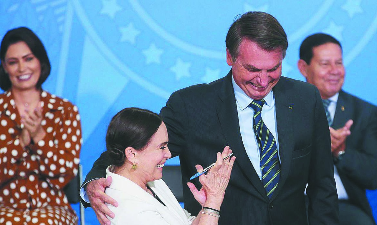 REGINA DUARTE Antonio Cruz ABr_Easy-Resize.com