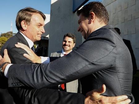 presidente-bolsonaro-nomeou-alexandre-ramagem-ex-chefe-da-abin-para-o-comando-da-pf-1588072062972_v2_450x337