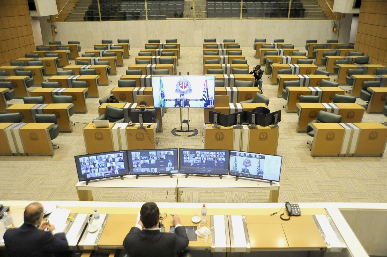 projeto-de-lei-sobre-covid-19-vira-vitrine-para-parlamentares-em-sp-1592480756