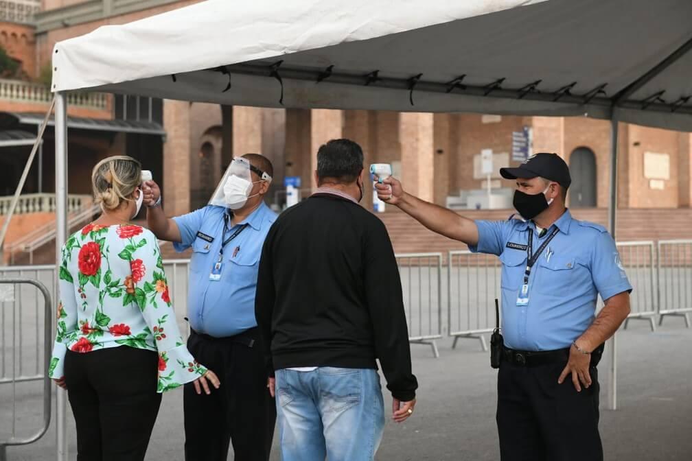 santuario-de-aparecida-retoma-missas-com-numero-limitado-de-devotos-1595959376