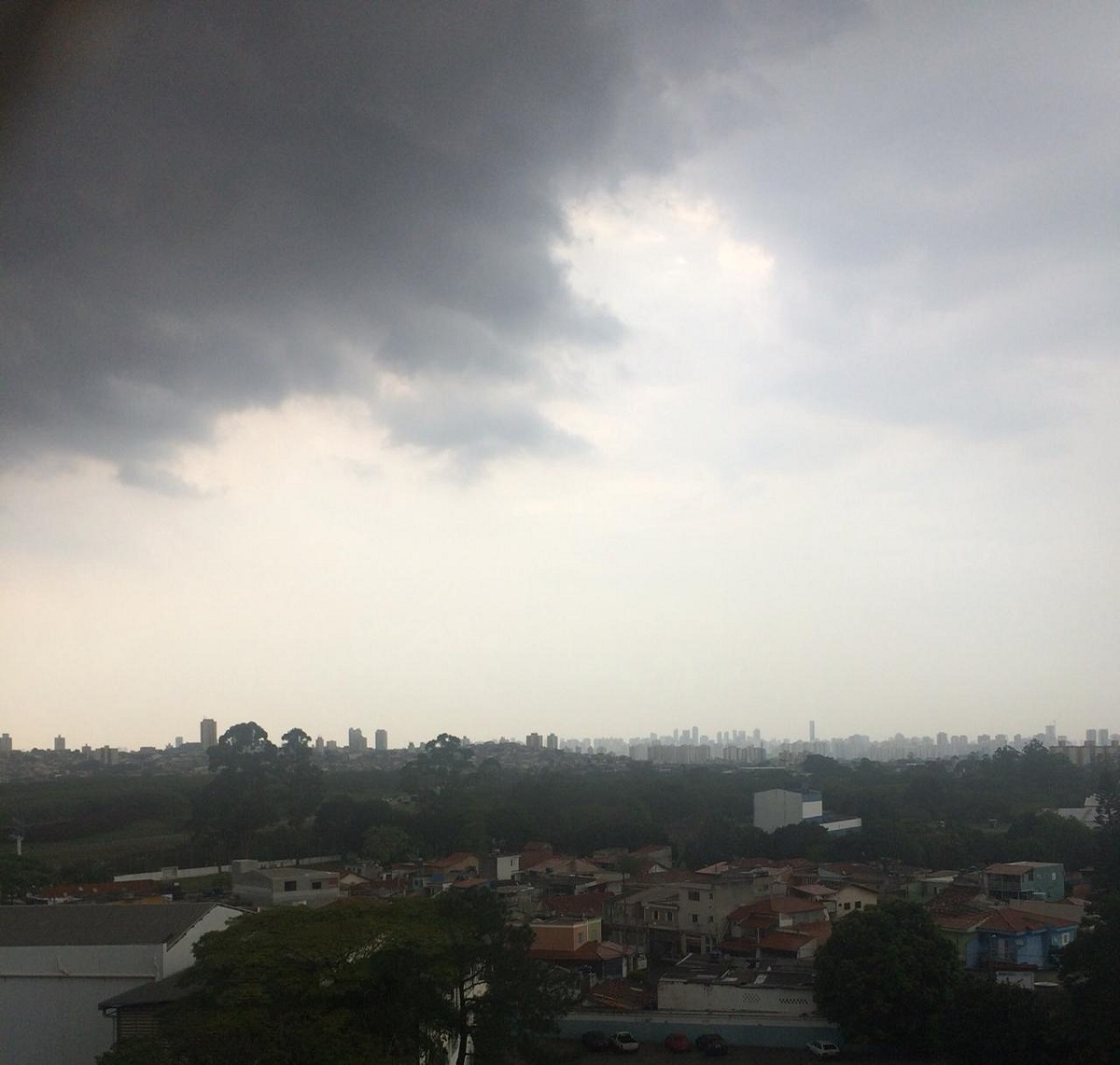 Feriado prolongado será de chuva e