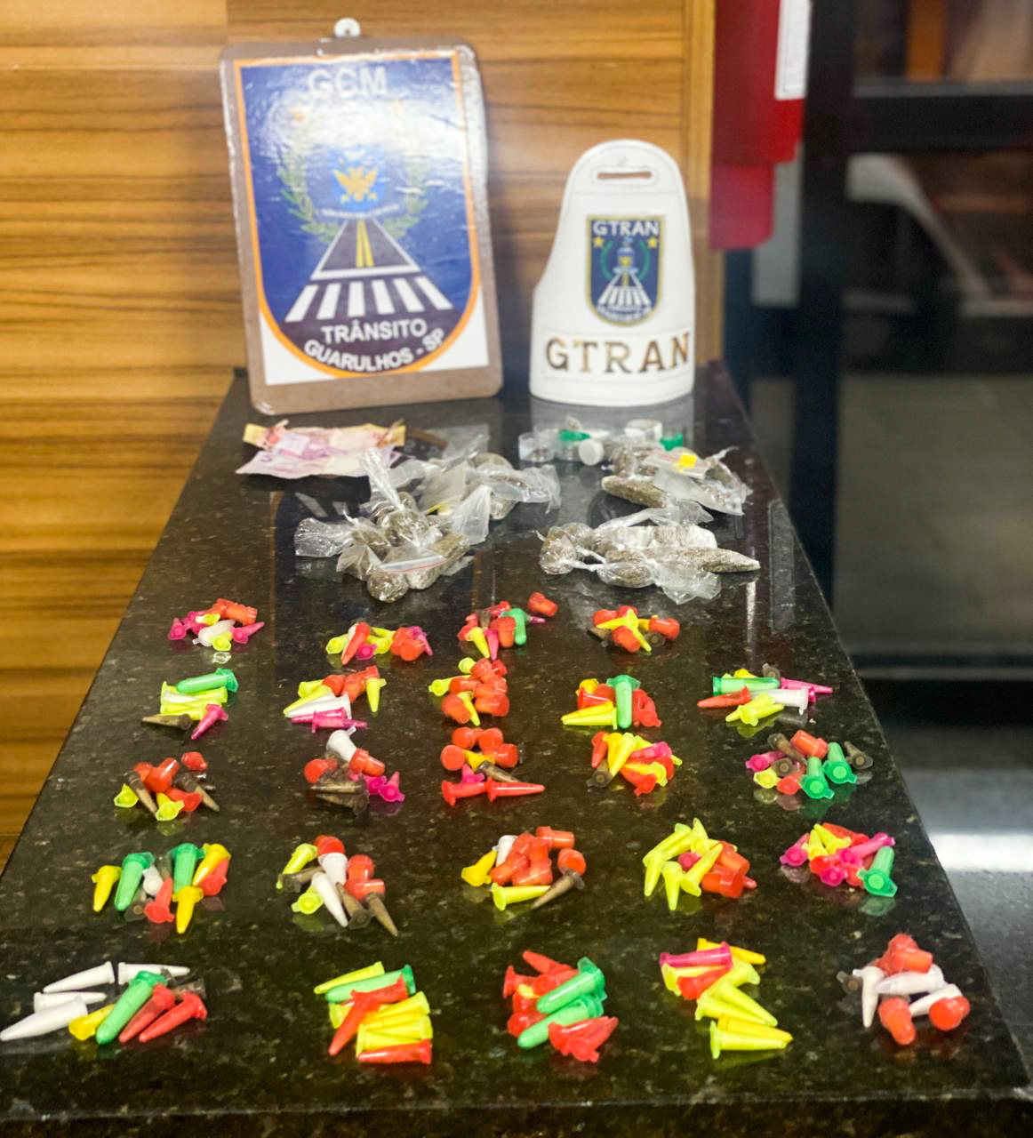 gcm apreende drogas_