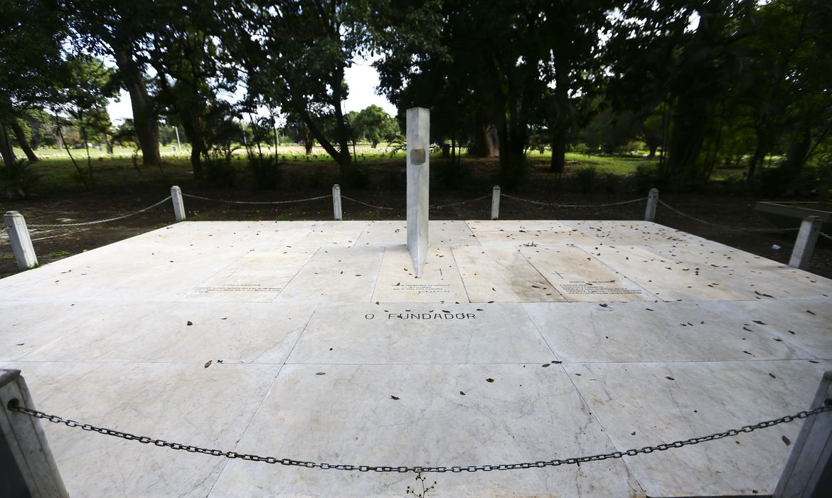 tumulo-jk_mcamgo_abr_200420211818-5