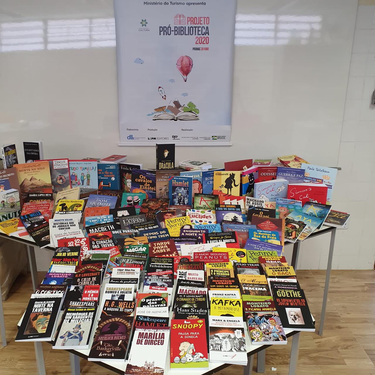 biblioteca_E.E Cantidio Sampaio