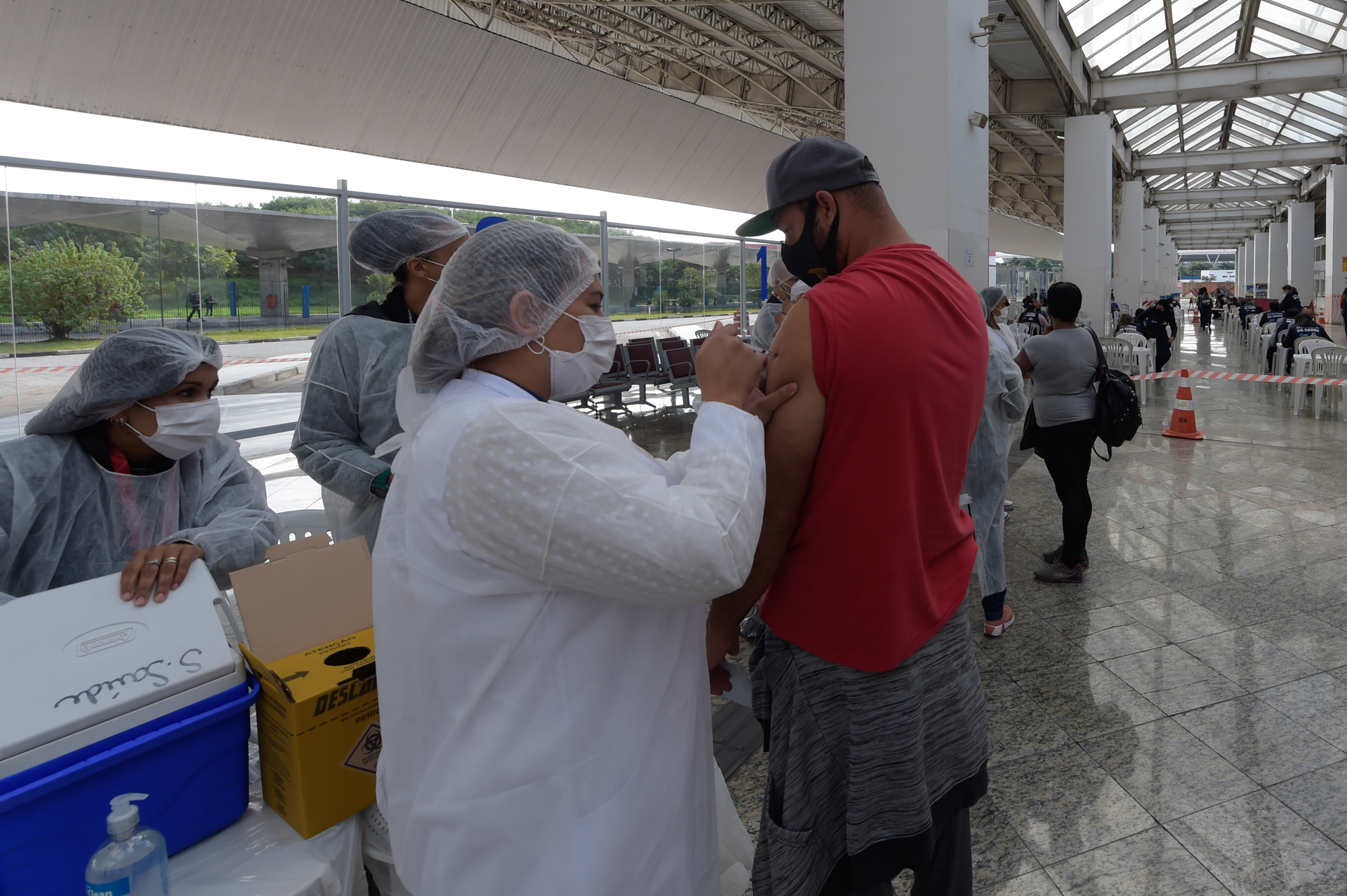 SET 01 Vacinação Transporte Escolar_Foto Sidnei Barros_PMG 008