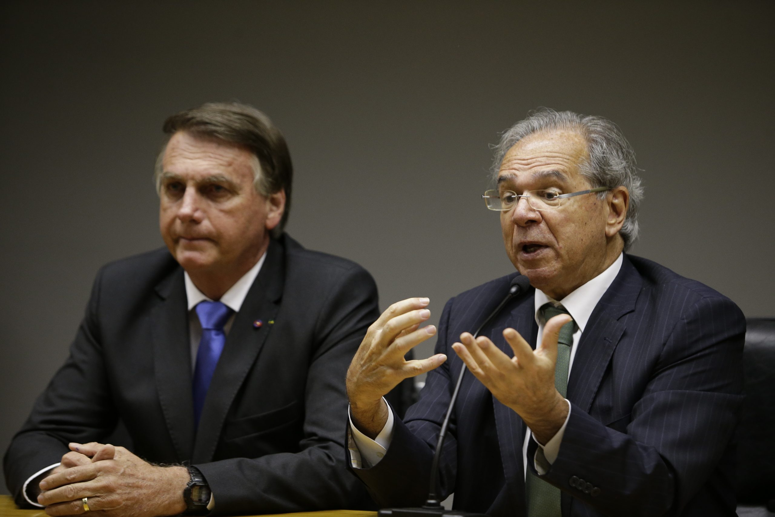 Bolsonaro e Paulo Guedes fazem declaração conjunta à imprensa