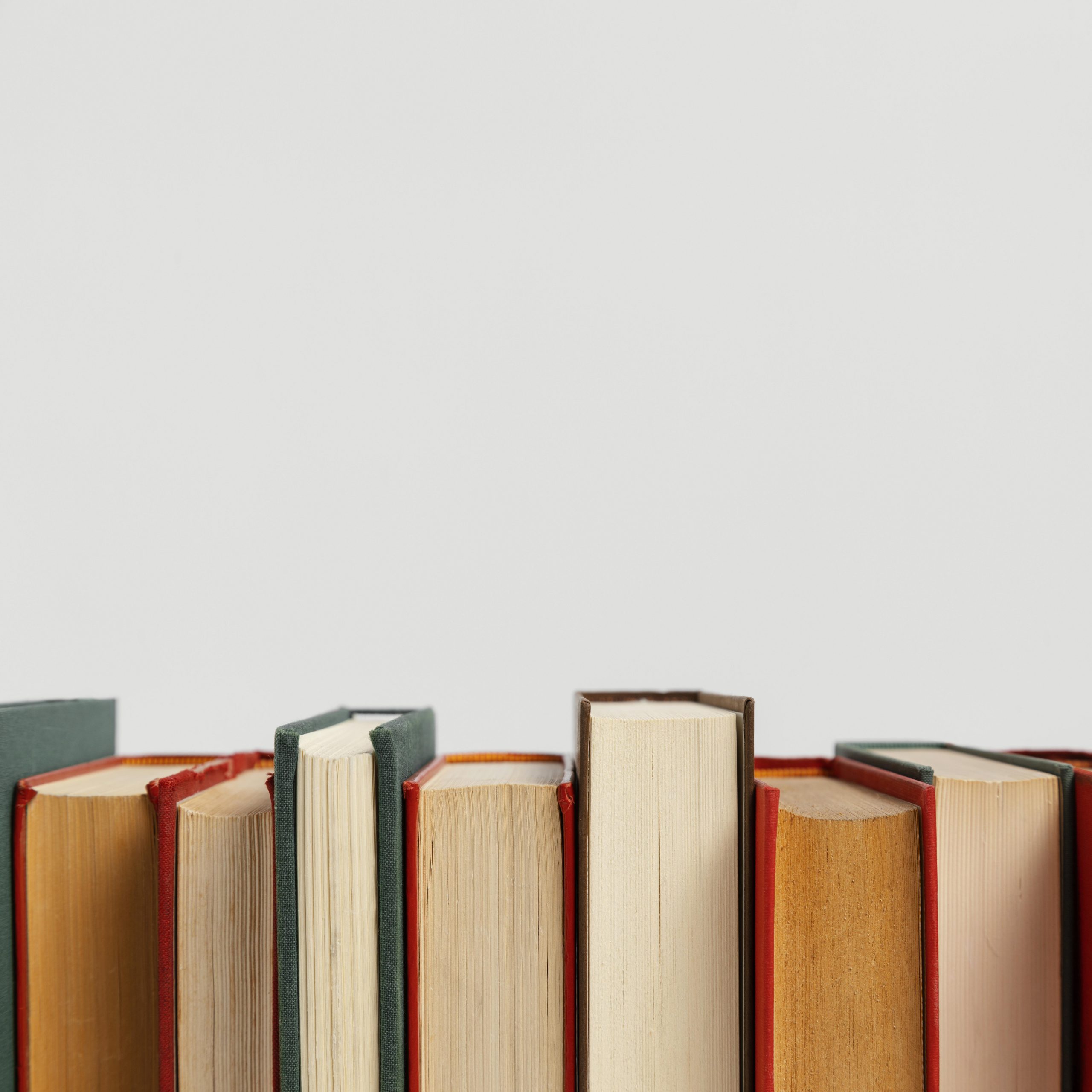 old-books-arrangement-with-copy-space