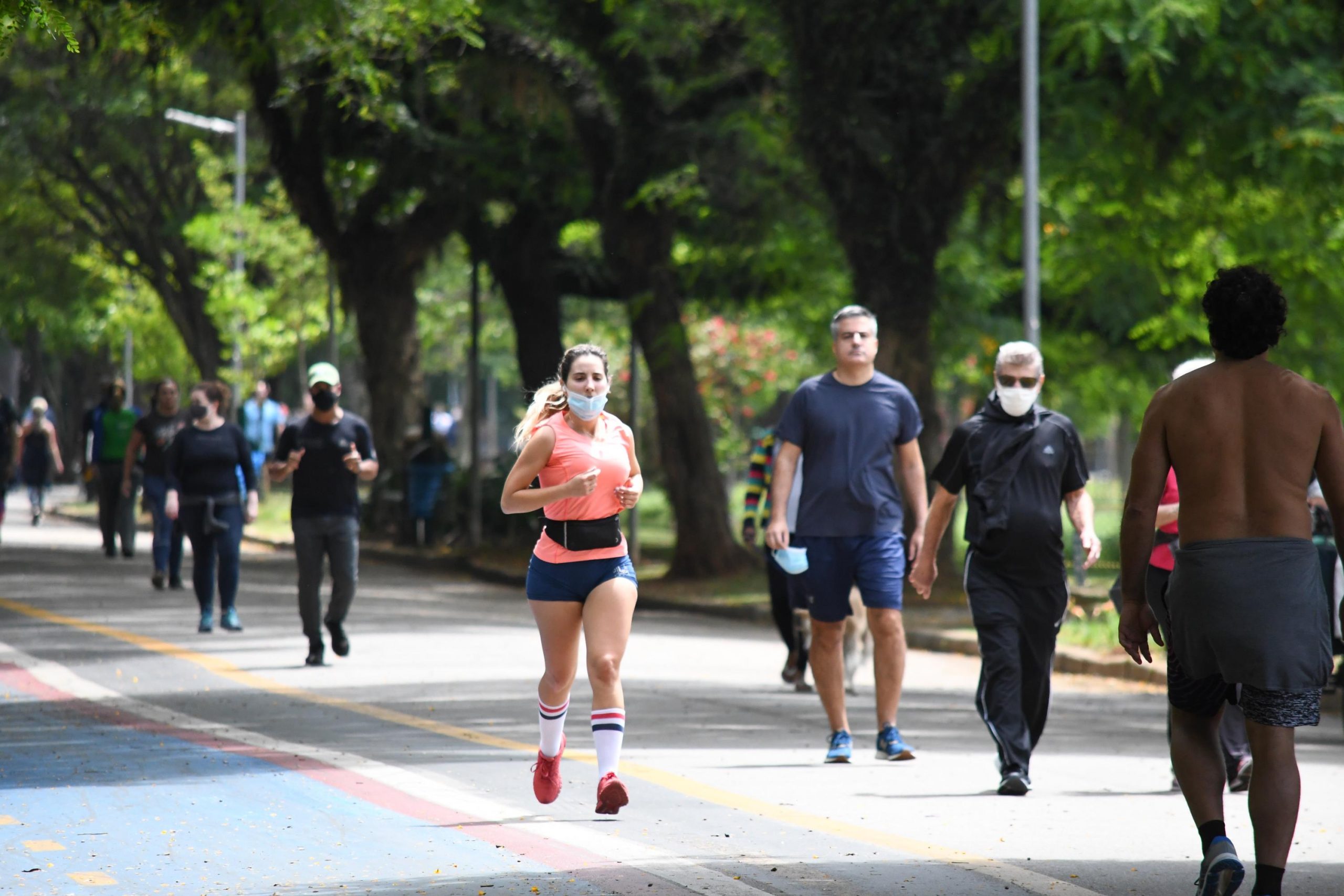 PARQUE DO IBIRAPUERA PESSOAS SEM MÁSCARAS
