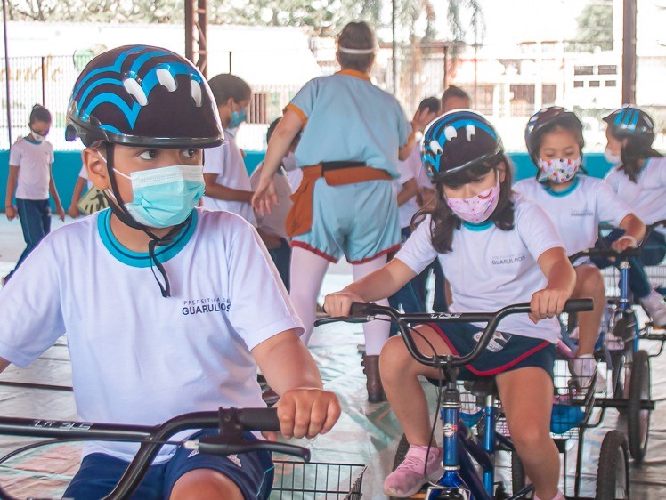 Projeto cultural conscientiza alunos sobre segurança no trânsito