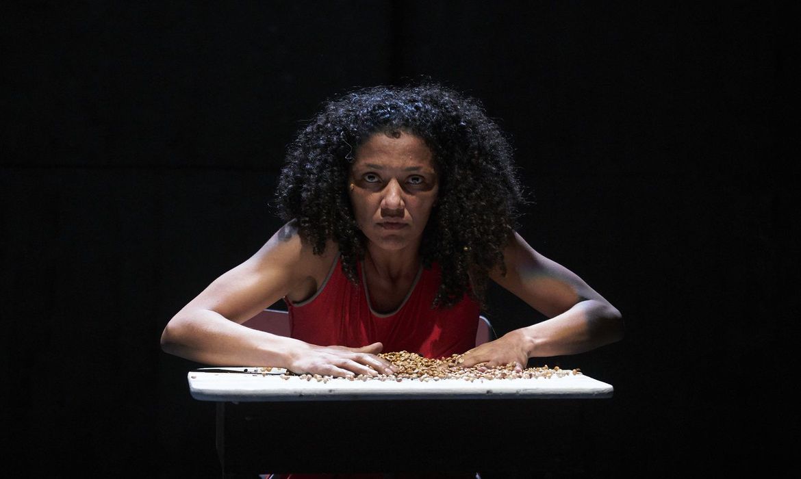 carcere_ou_porque_as_mulheres._dalma_regia_-foto_de_weslei_barba_-b