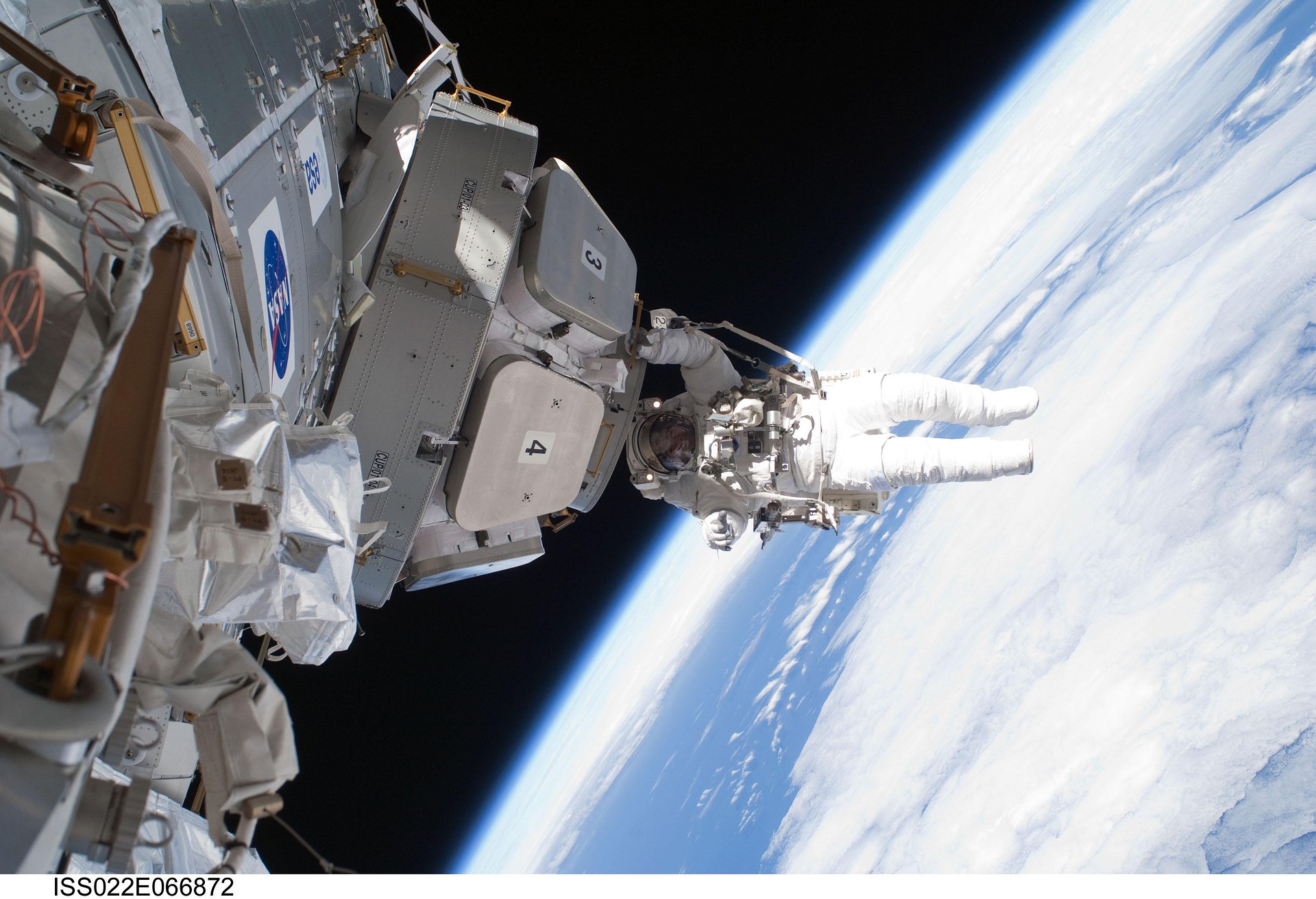 international-space-station-g80f829ea3_1920