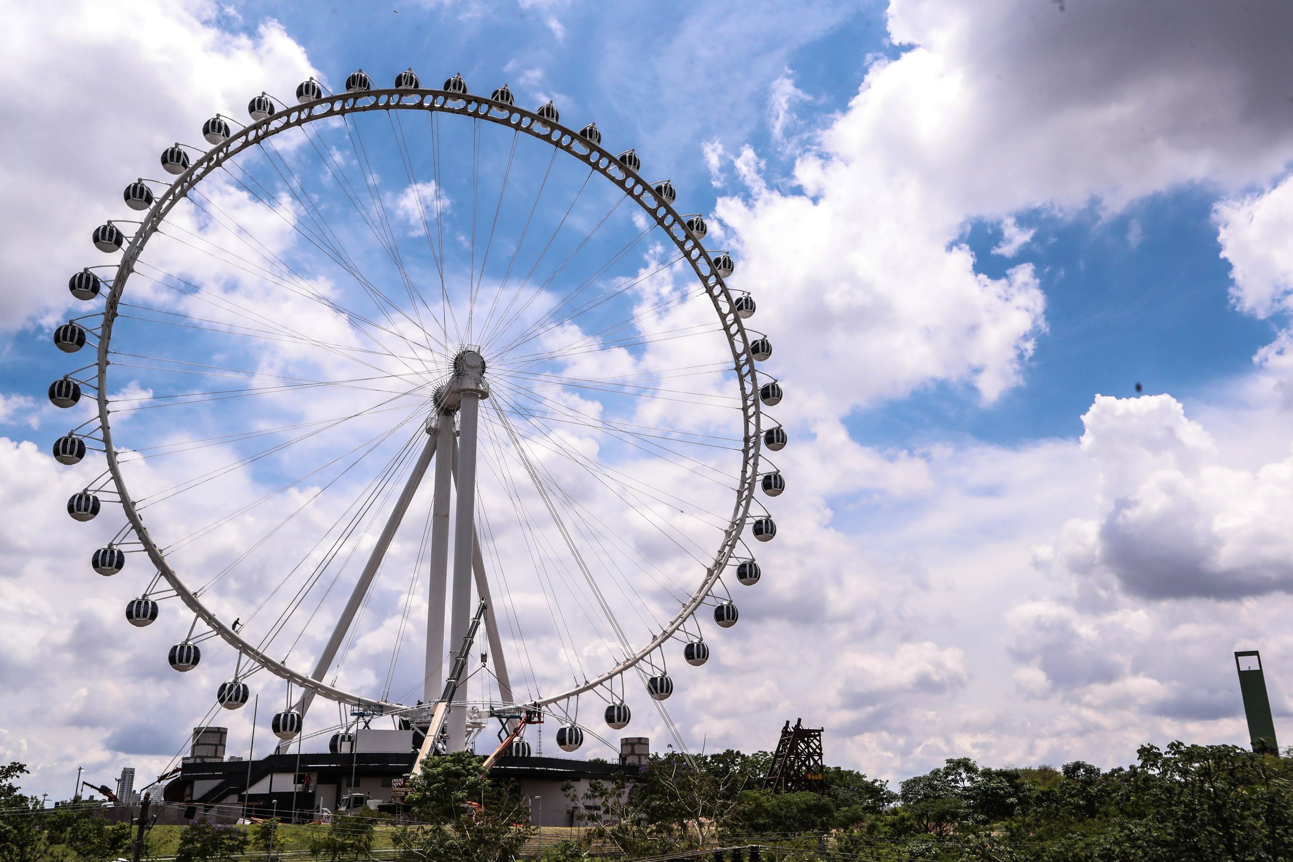 Começa venda de ingressos para roda-gigante em SP