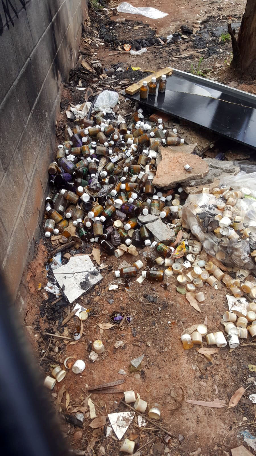 descarte irregular lixo toxico 2