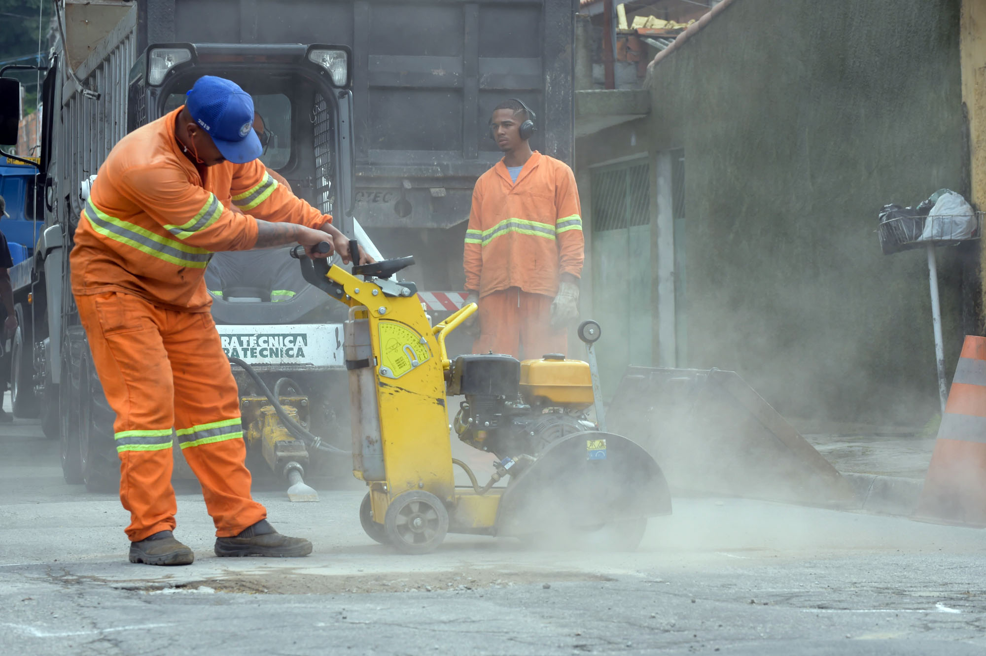 Tapa Buraco_ R. Guilherme Lino_Foto_Fabio_NT (5)
