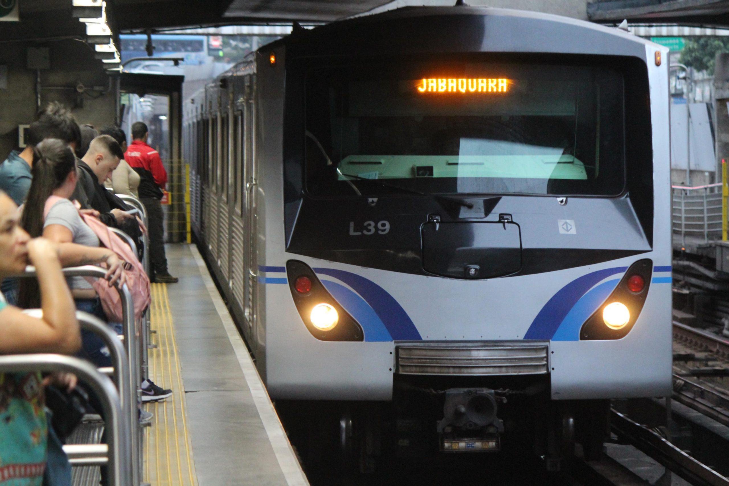 LINHA AZUL METRÔ MOVIMENTAÇÃO