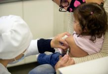 Vacinação contra a Covid para crianças entre seis meses e menores de cinco anos entra no Calendário Nacional