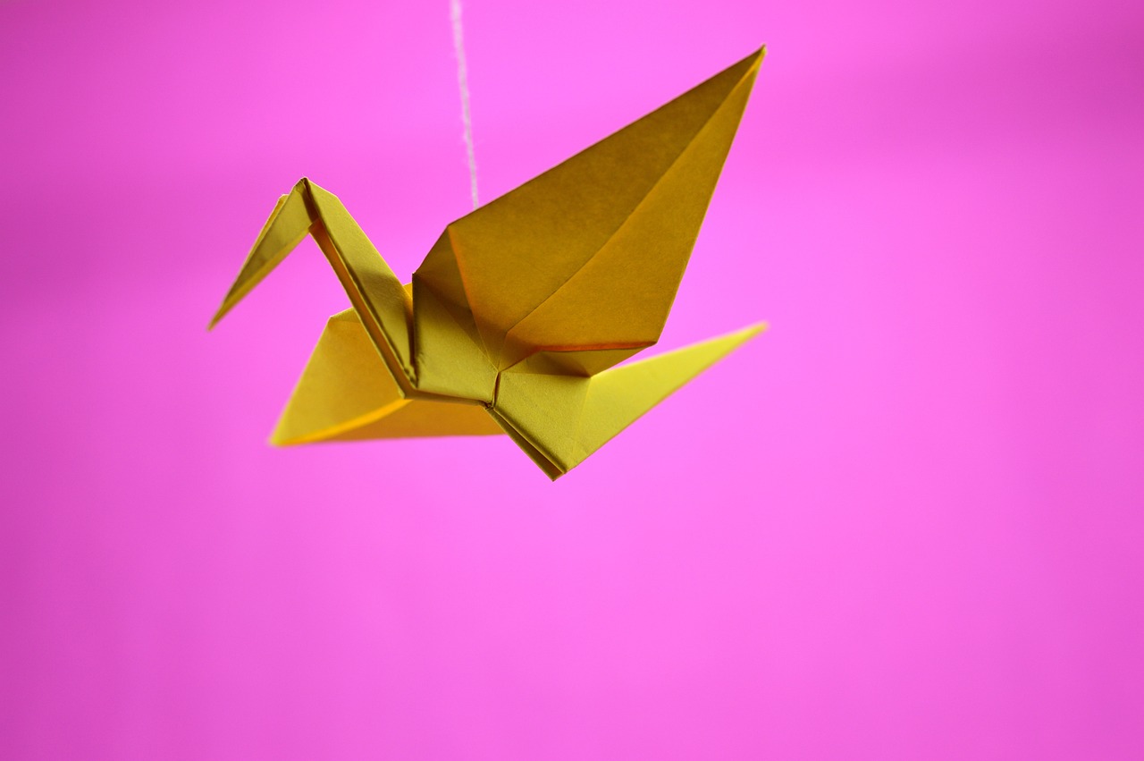 origami-2828268_1280