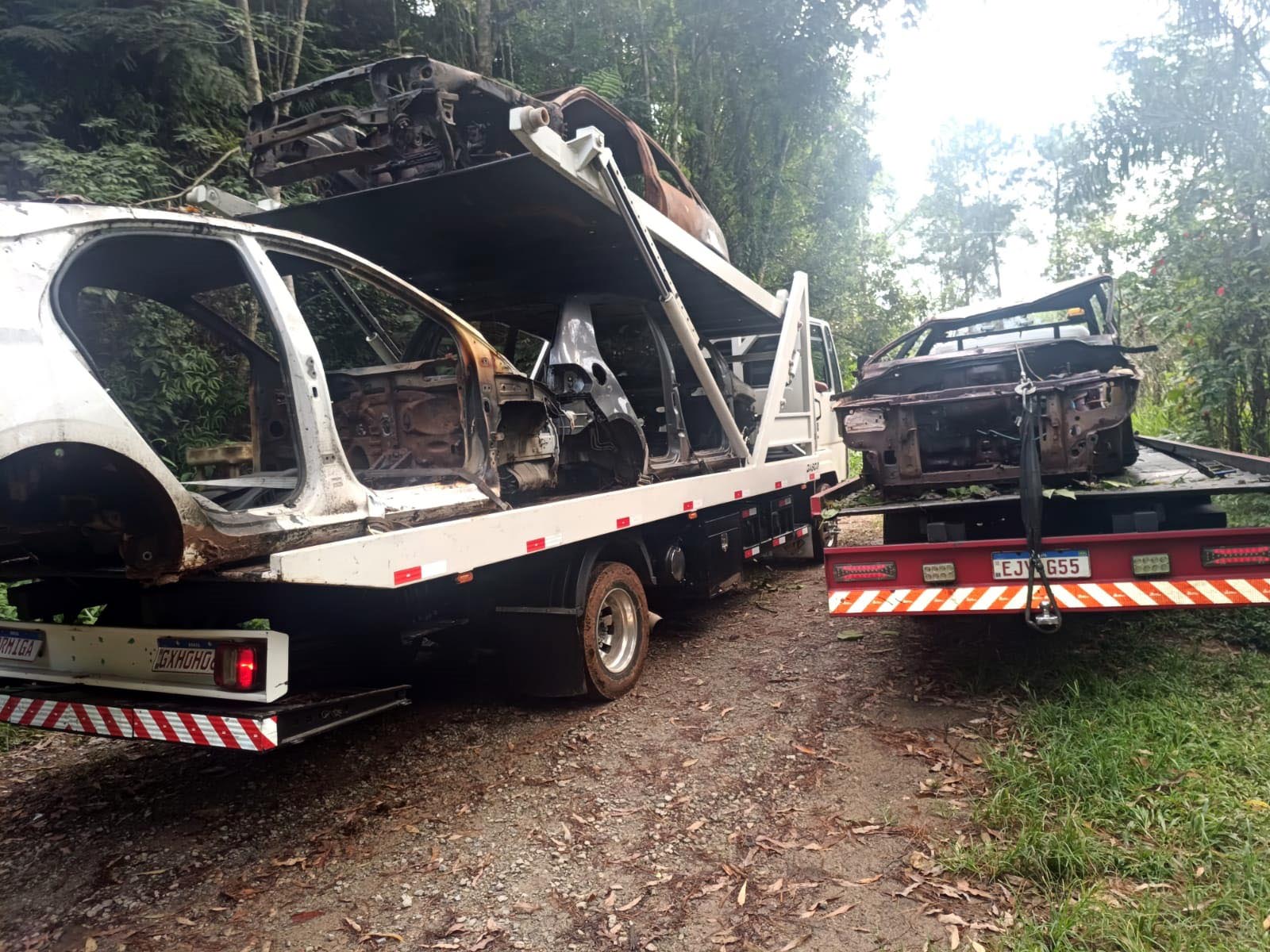 veiculos abandonados