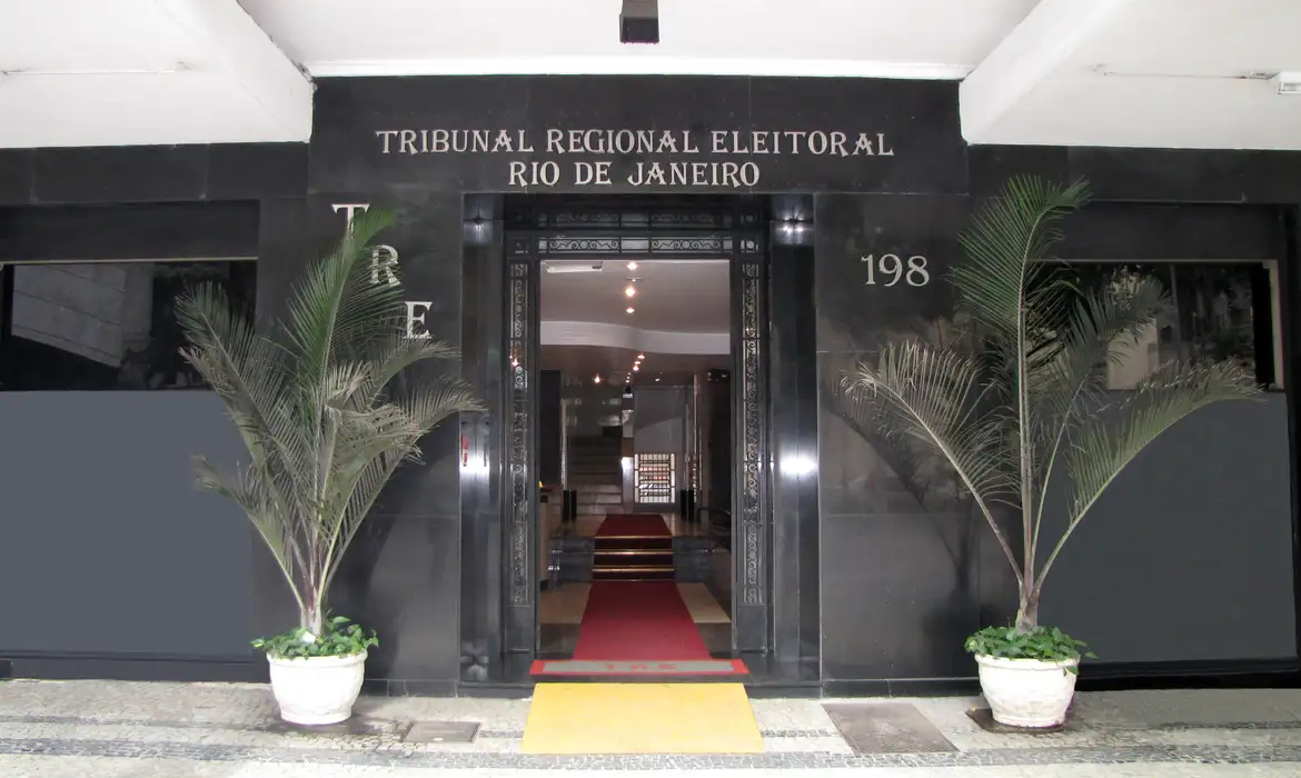 32176542910_302b97f560_o