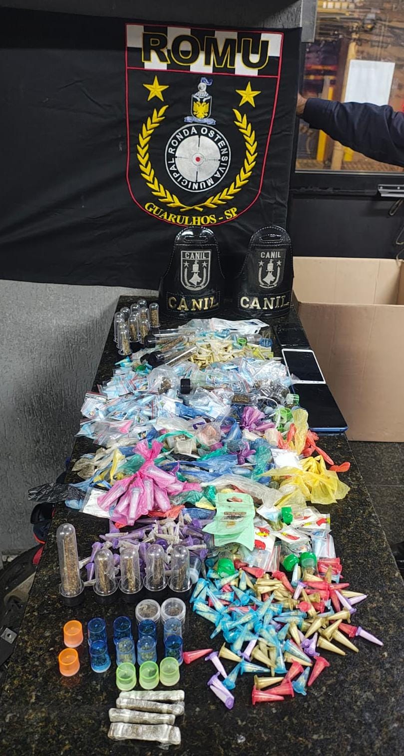 GCM de Guarulhos atua firme contra o tráfico e prende dois bandidos com mais de 1.000 porções de drogas (2)