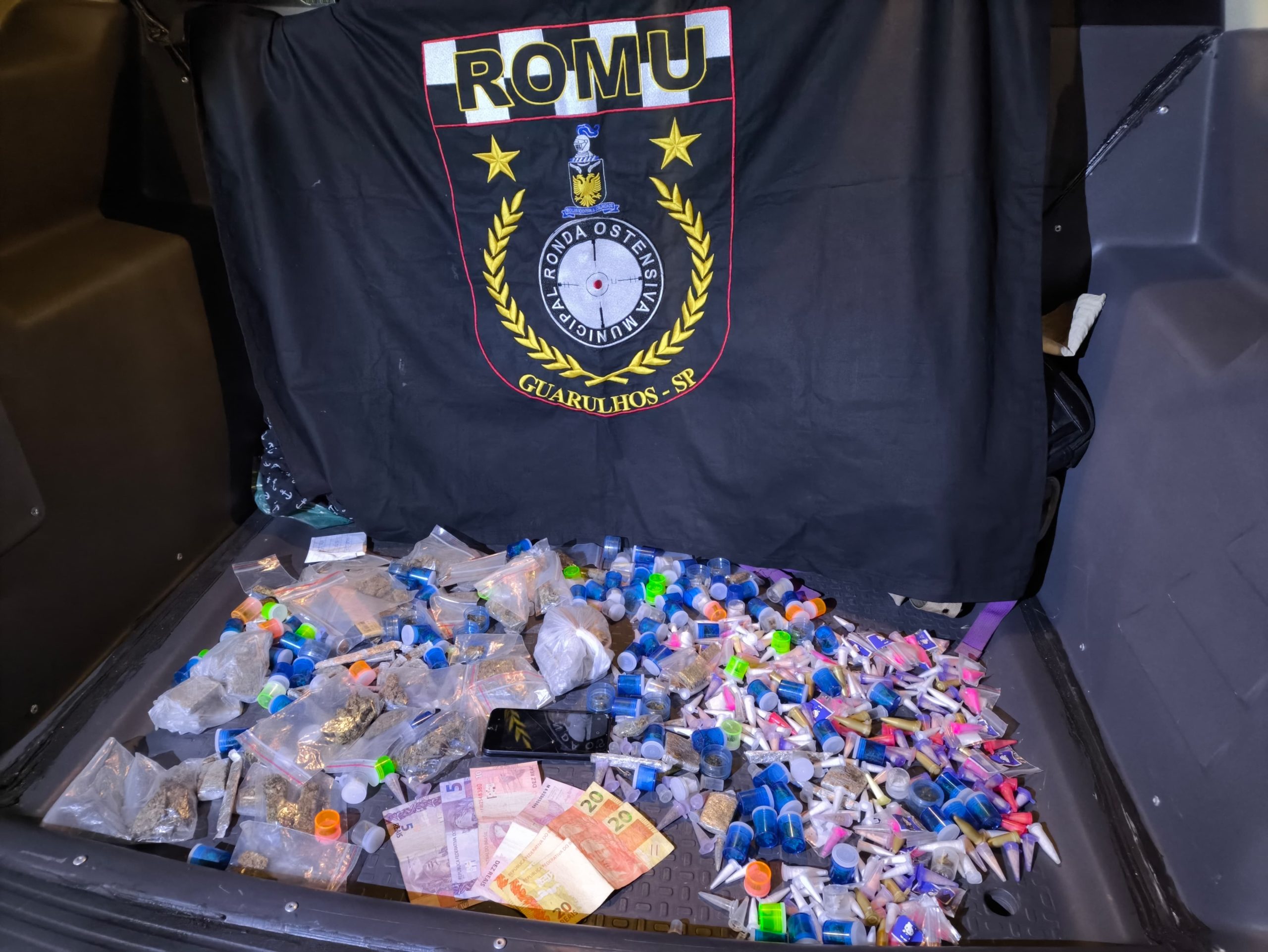 Guarulhos acaba com o tráfico e apreende mais de 580 porções de drogas