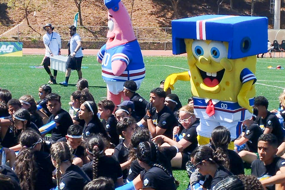 Alunos da Prefeitura de Guarulhos participam de oficina de Flag Football com equipe da NFL em São Paulo (2)