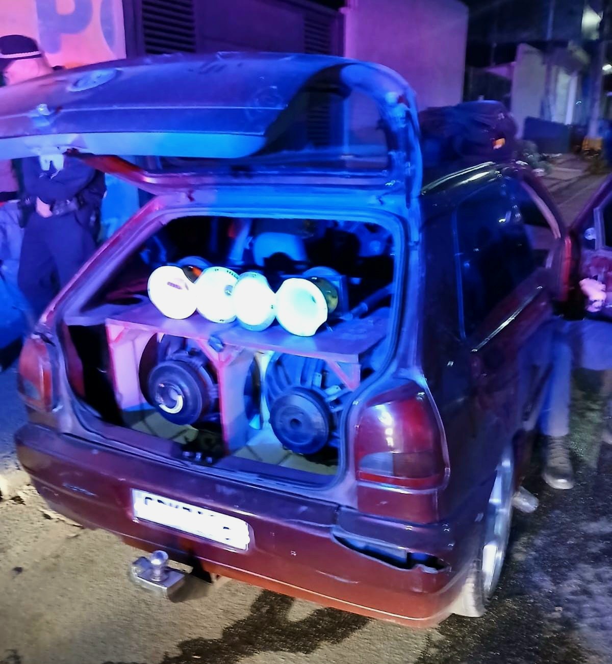 GCM de Guarulhos acaba com barulheira na madrugada e apreende veículo por perturbação do sossego