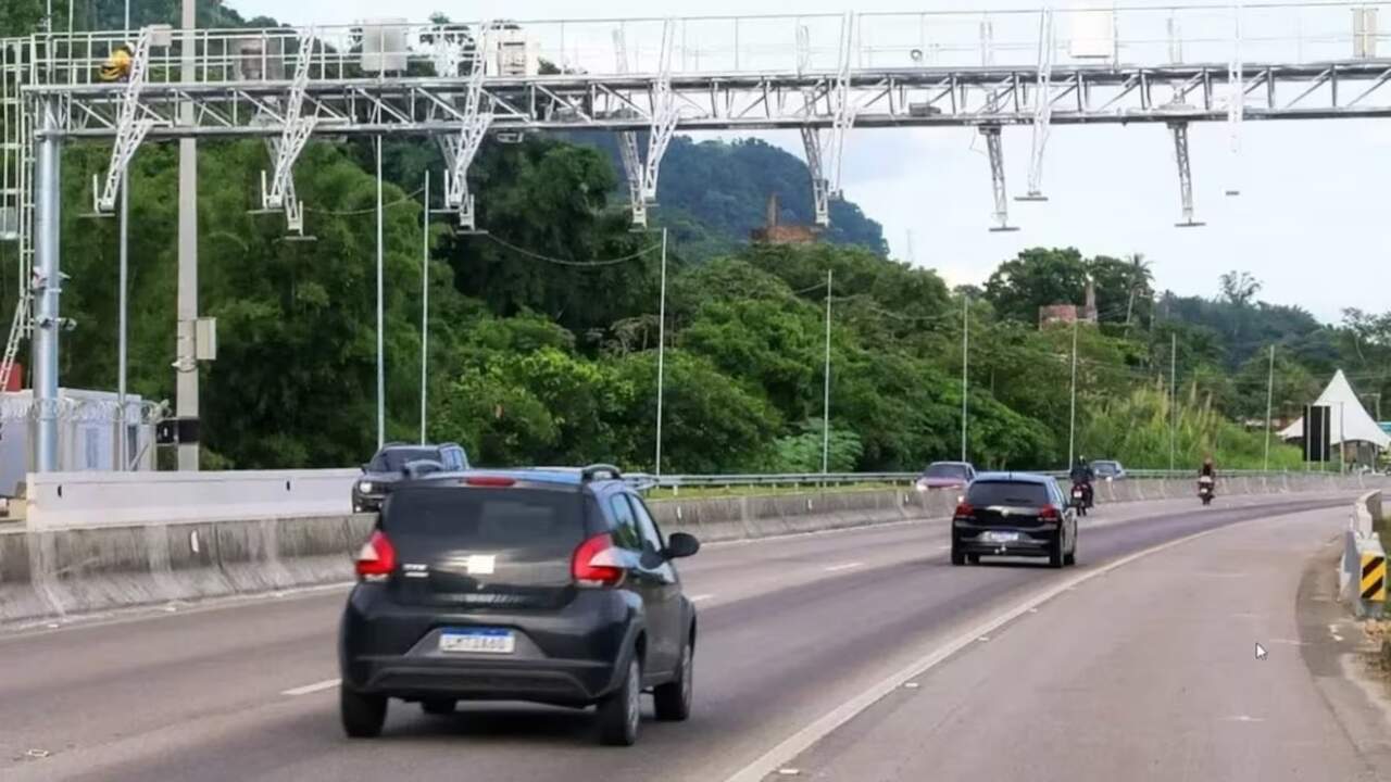 free-flow_Easy-Resize.com_