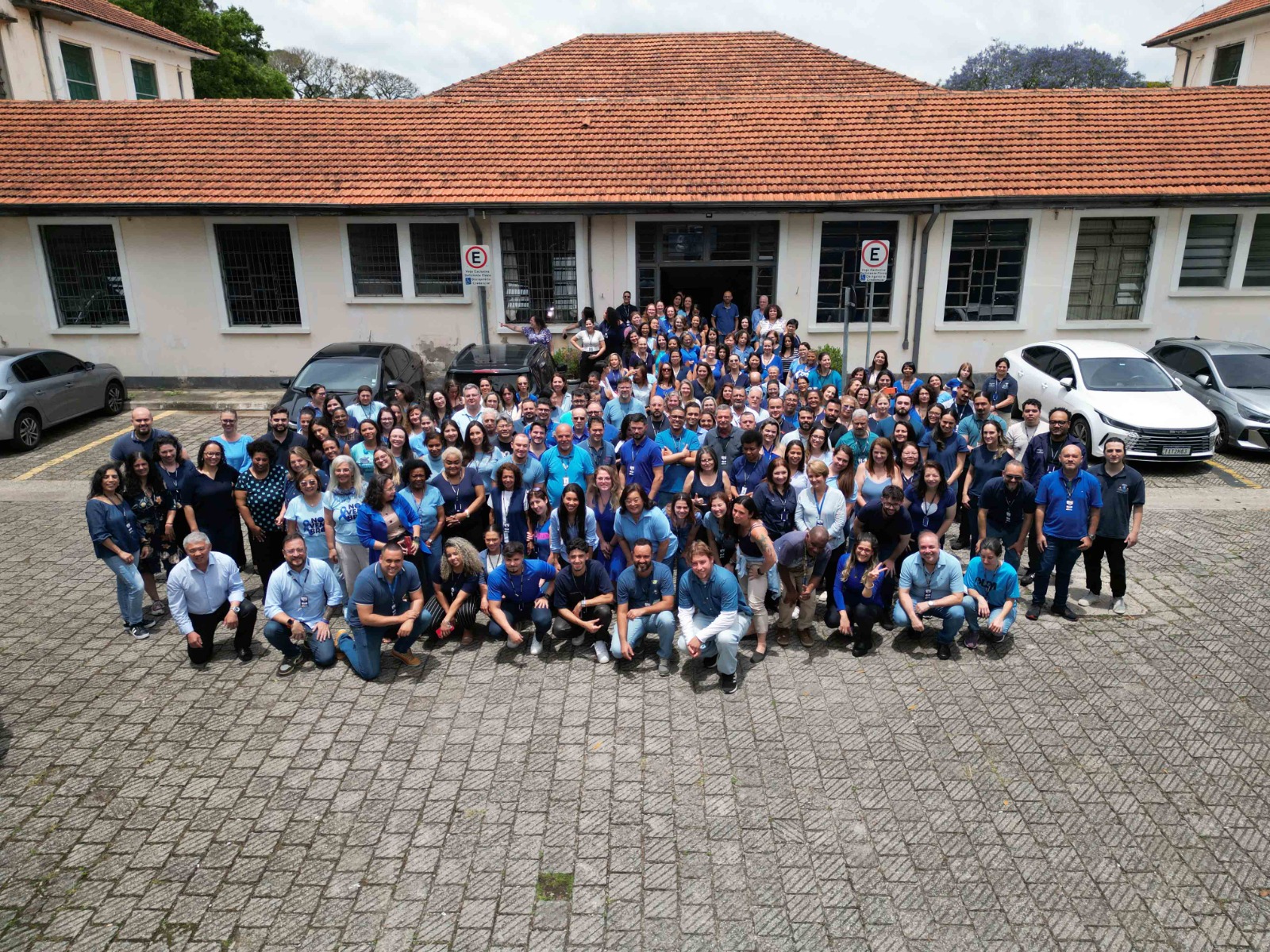 Servidores da Saúde vestem azul e reforçam a importância dos cuidados com a saúde do homem