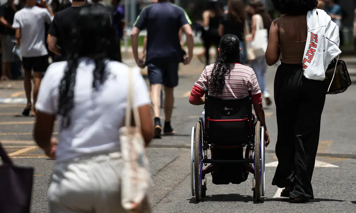 enem-mc_abr_16112025-15