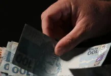 Governo avalia uso do FGTS para quitar dívidas, diz Durigan