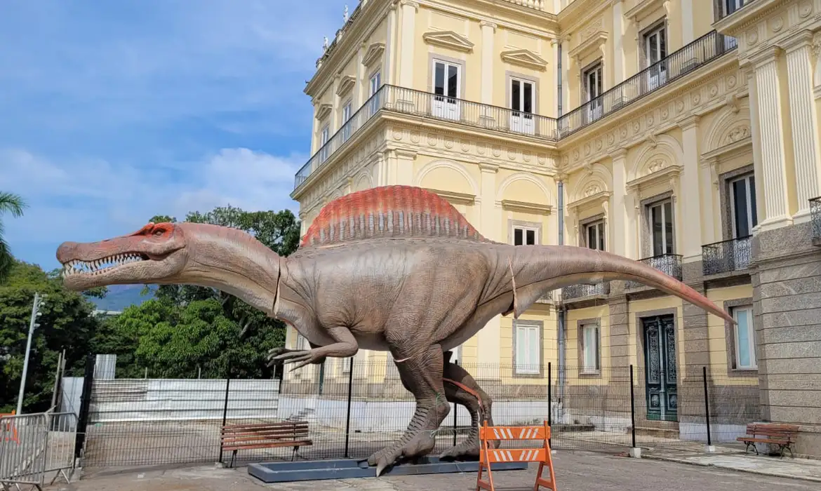 replica_de_dinossauro_para_o_museu_nacional01